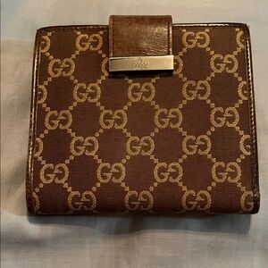 Gucci Brown and Gold Signature Wallet